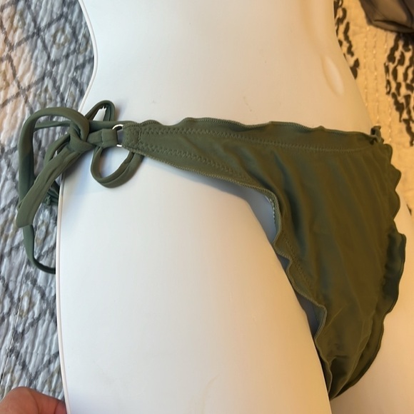 NWOT ruffle string bikini - Picture 3 of 4